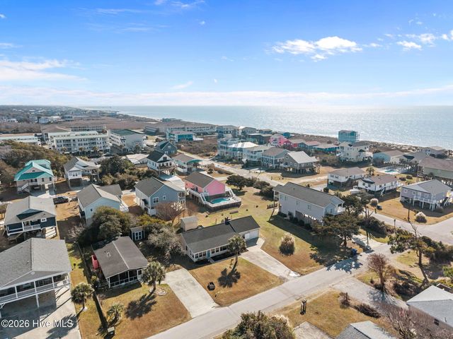 116 SE 55th Street, Oak Island, NC 28465