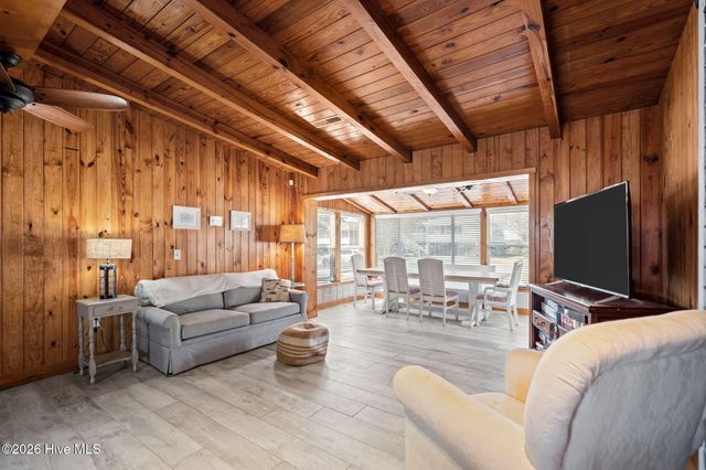 116 SE 55th Street, Oak Island, NC 28465