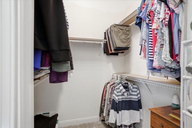 2287 W Vista Bella DRIVE, Oak Creek, WI 53154