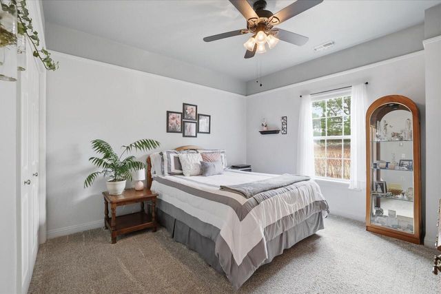 2287 W Vista Bella DRIVE, Oak Creek, WI 53154