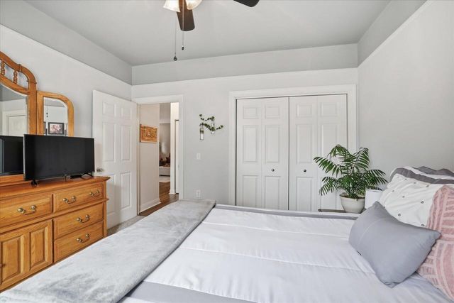 2287 W Vista Bella DRIVE, Oak Creek, WI 53154