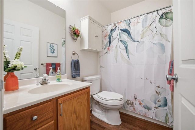 2287 W Vista Bella DRIVE, Oak Creek, WI 53154