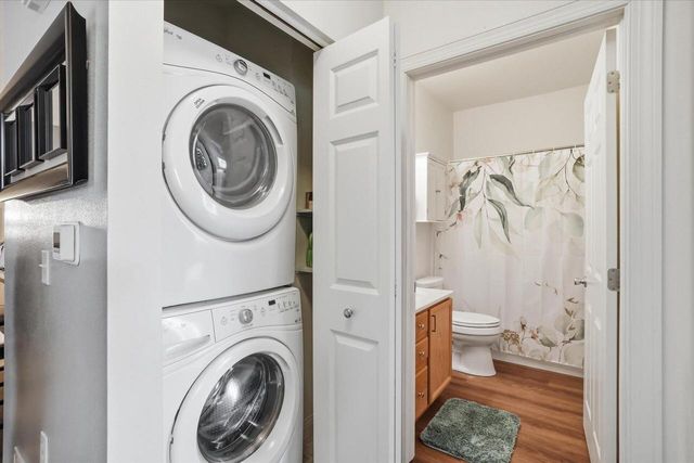 2287 W Vista Bella DRIVE, Oak Creek, WI 53154