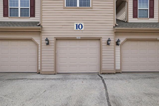 2287 W Vista Bella DRIVE, Oak Creek, WI 53154