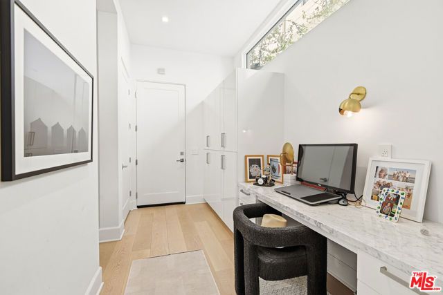 5926 Firefly Place, Los Angeles, CA 90094