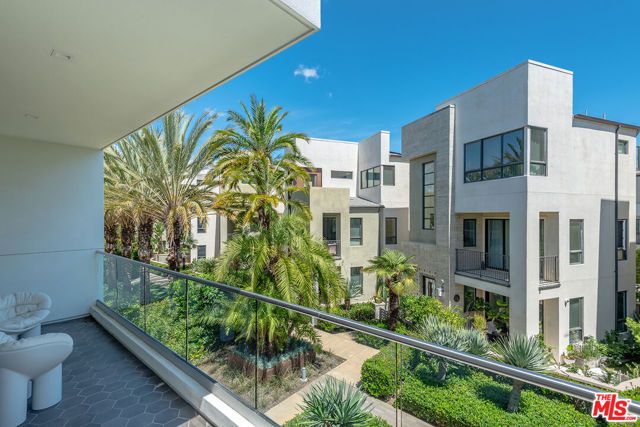 5926 Firefly Place, Los Angeles, CA 90094