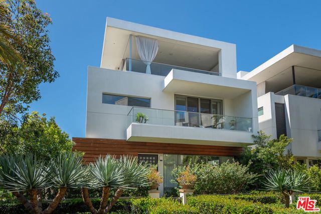 5926 Firefly Place, Los Angeles, CA 90094