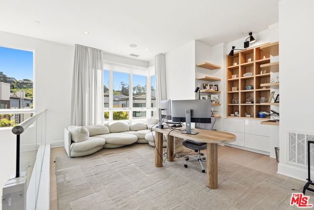 5926 Firefly Place, Los Angeles, CA 90094