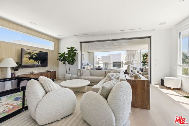 5926 Firefly Place, Los Angeles, CA 90094