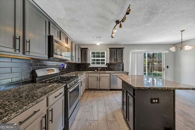 2465 Hampton Estates Drive SW, Marietta, GA 30008