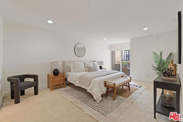 1951 N Beachwood Drive 206, Los Angeles, CA 90068