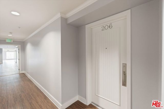 1951 N Beachwood Drive 206, Los Angeles, CA 90068