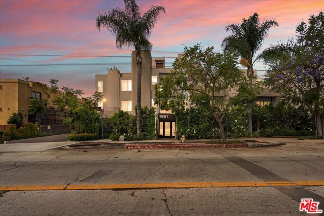 1951 N Beachwood Drive 206, Los Angeles, CA 90068
