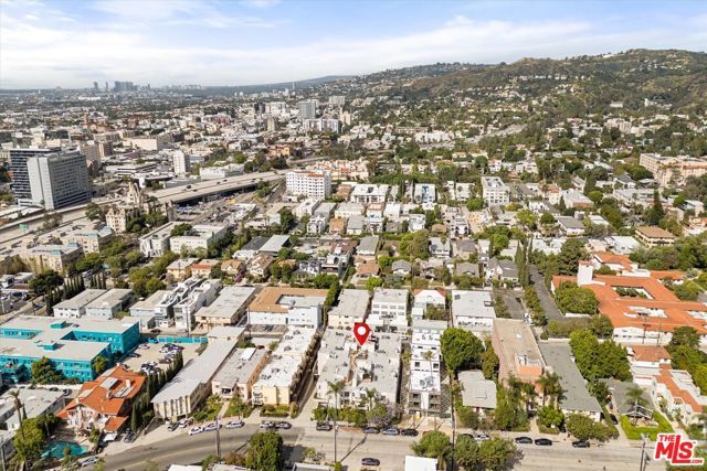 1951 N Beachwood Drive 206, Los Angeles, CA 90068