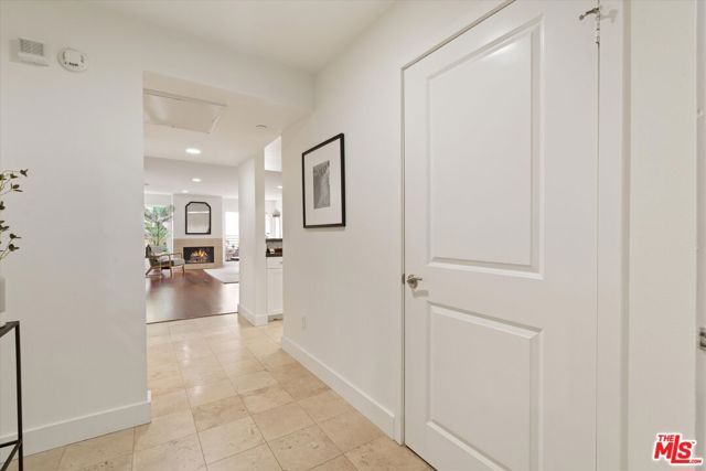 1951 N Beachwood Drive 206, Los Angeles, CA 90068