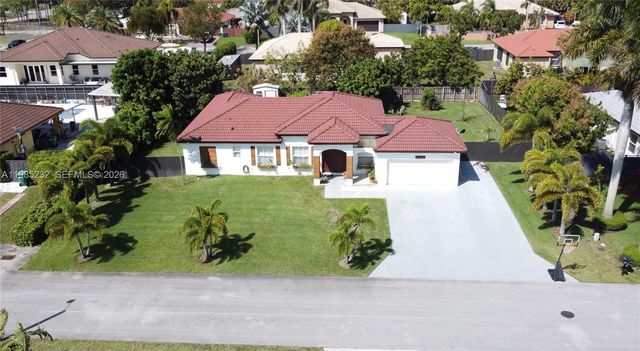 28104 SW 165th Ct, Homestead, FL 33033