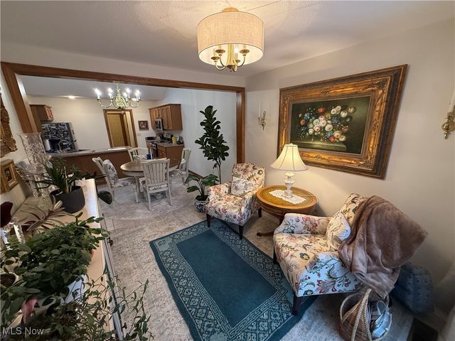 39 Village Court, Columbiana, OH 44408