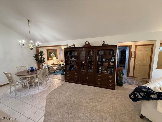 39 Village Court, Columbiana, OH 44408