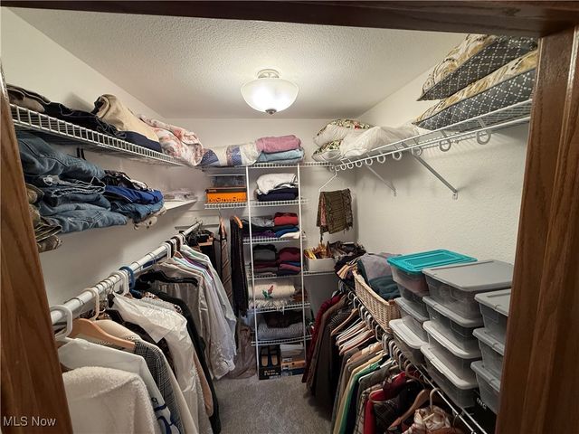 39 Village Court, Columbiana, OH 44408