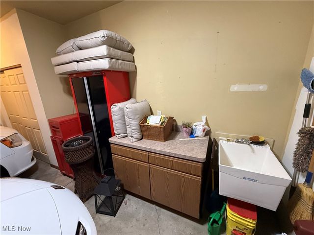 39 Village Court, Columbiana, OH 44408