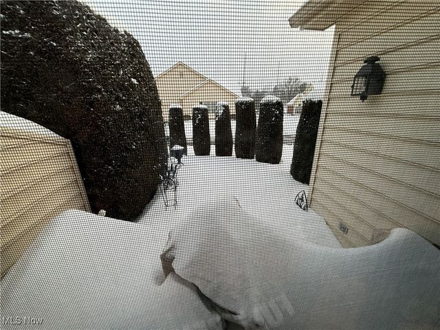 39 Village Court, Columbiana, OH 44408