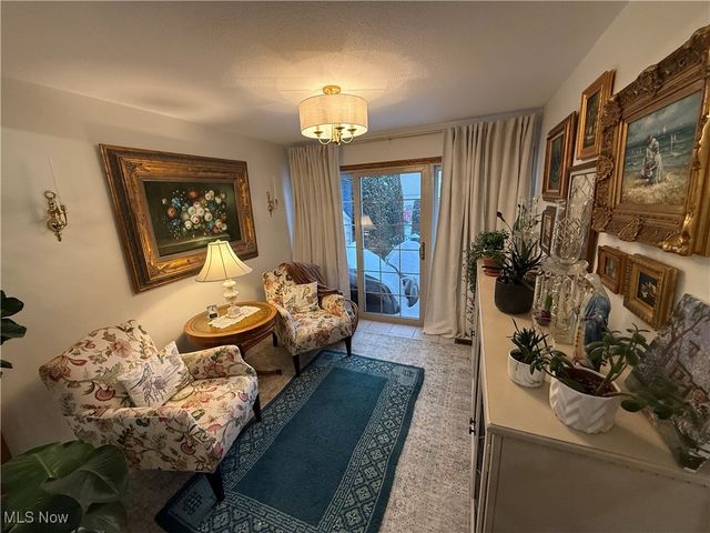 39 Village Court, Columbiana, OH 44408