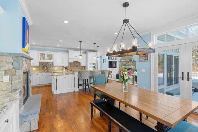 22 Pine Ridge Rd, Wayland, MA 01778