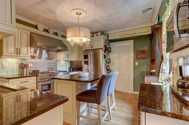 205 hempstead Avenue, Malverne, NY 11565