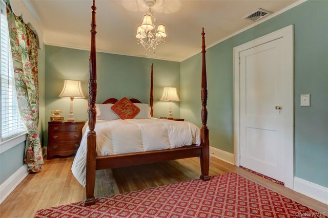 205 hempstead Avenue, Malverne, NY 11565