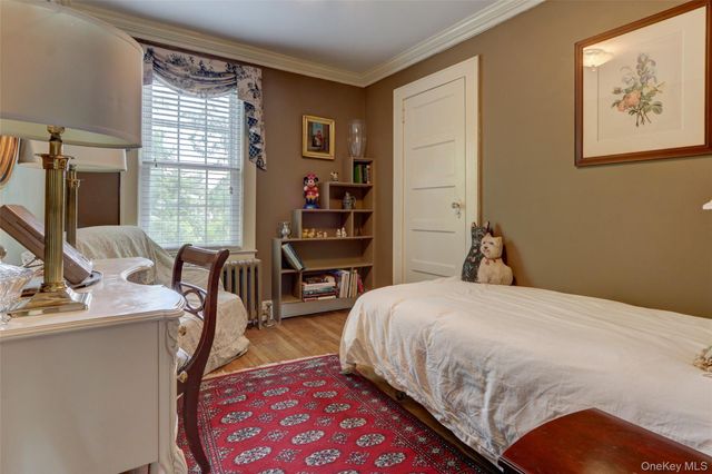 205 hempstead Avenue, Malverne, NY 11565