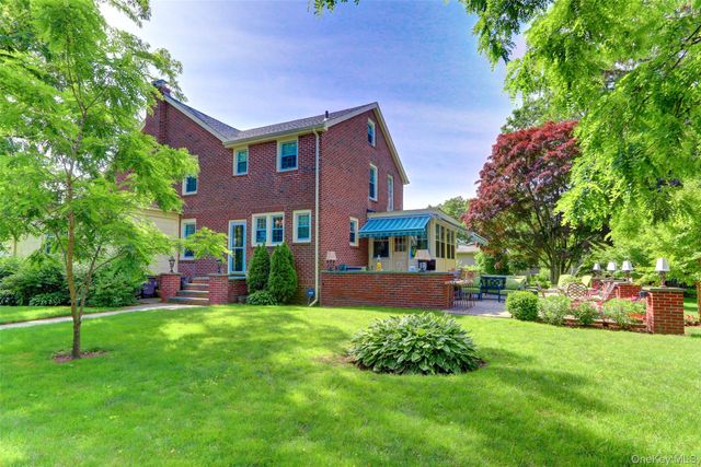 205 hempstead Avenue, Malverne, NY 11565