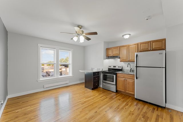 7450 N Greenview Avenue 66, Chicago, IL 60626