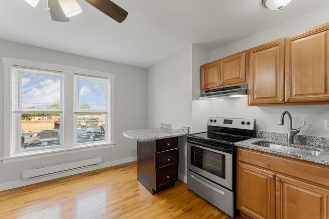 7450 N Greenview Avenue 66, Chicago, IL 60626