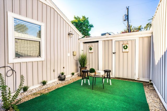 6014 E Mockingbird Lane, Dallas, TX 75206