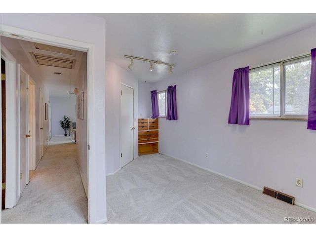 2558 Balsam St, Lakewood, CO 80214
