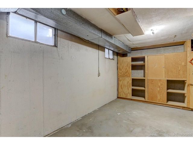 2558 Balsam St, Lakewood, CO 80214