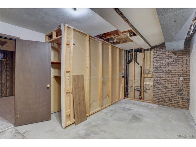 2558 Balsam St, Lakewood, CO 80214
