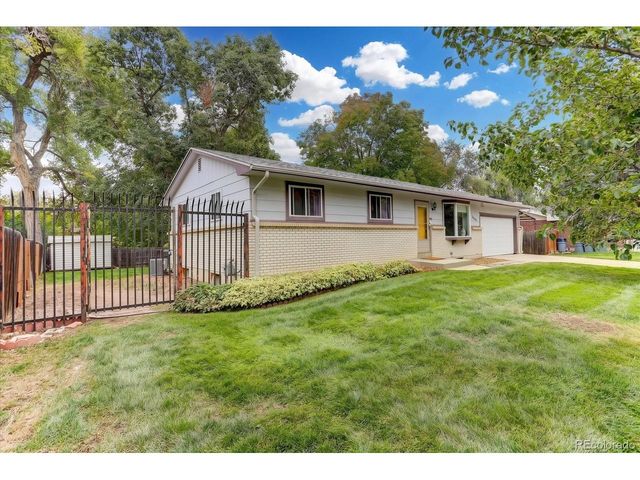 2558 Balsam St, Lakewood, CO 80214