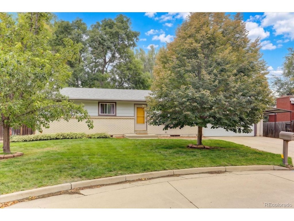 2558 Balsam St, Lakewood, CO 80214