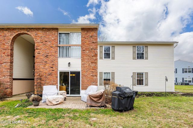 8-2 Seattle Court, Freehold, NJ 07728