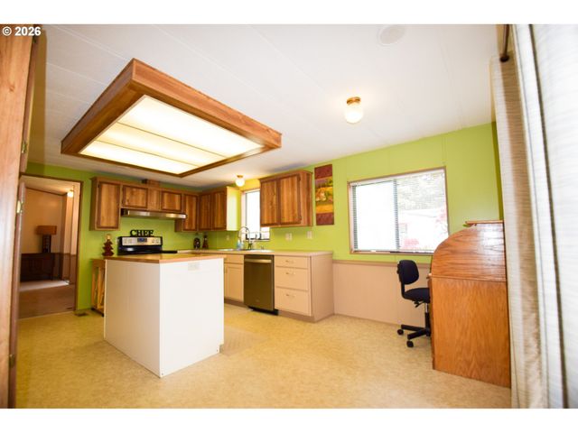 7918 Se KING Rd 5, Milwaukie, OR 97222