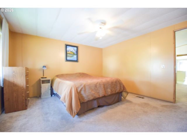 7918 Se KING Rd 5, Milwaukie, OR 97222