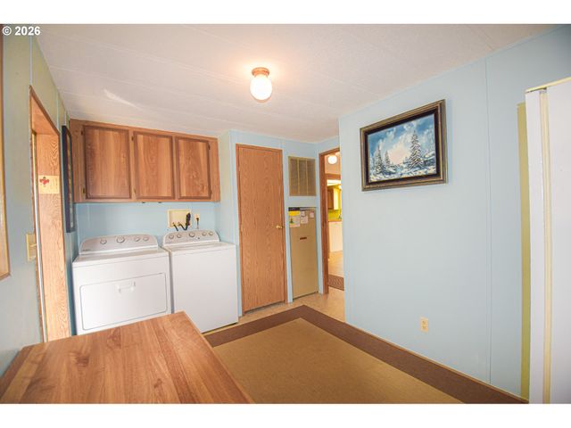 7918 Se KING Rd 5, Milwaukie, OR 97222