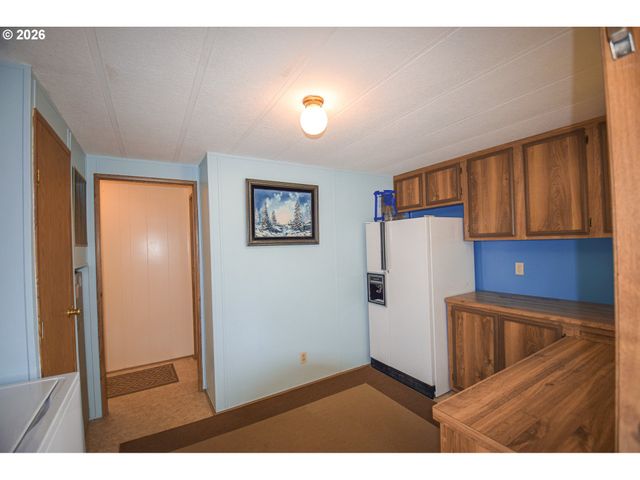 7918 Se KING Rd 5, Milwaukie, OR 97222