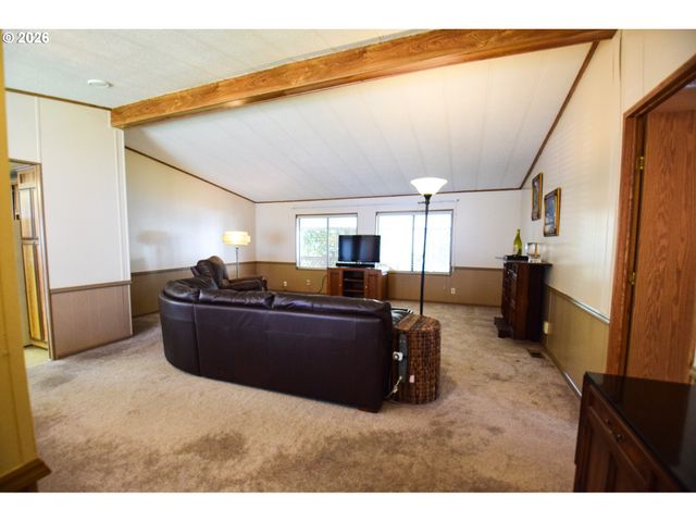 7918 Se KING Rd 5, Milwaukie, OR 97222
