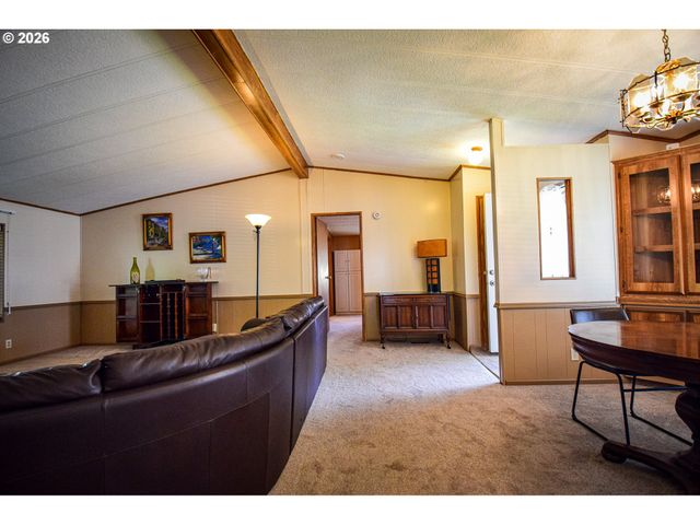 7918 Se KING Rd 5, Milwaukie, OR 97222