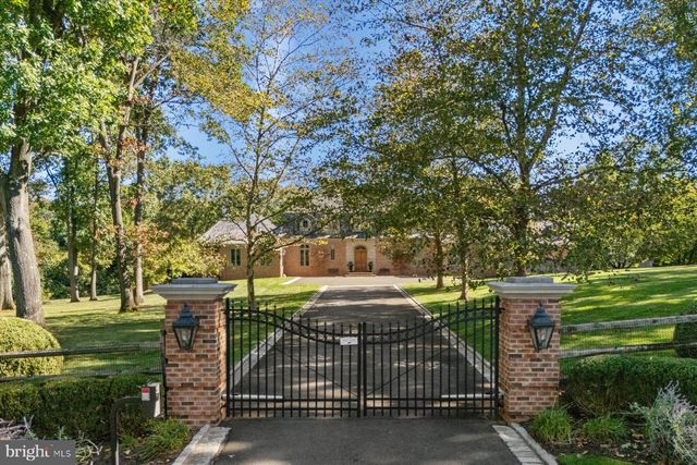 6220 SHEAFF LN, Fort Washington, PA 19034