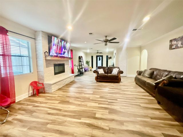 9213 Madera Road, Houston, TX 77078