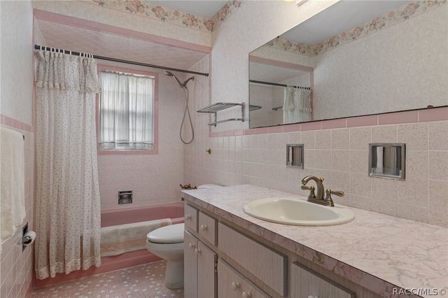 7414 S Duval Island Drive, Floral City, FL 34436