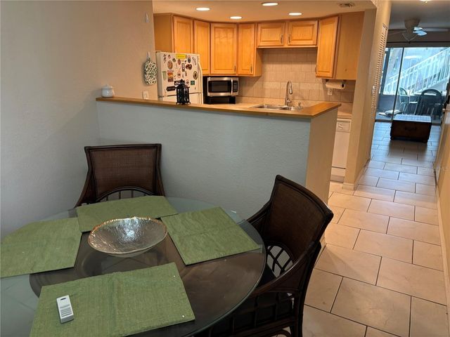 3640 41ST LANE S 72E, St Petersburg, FL 33711